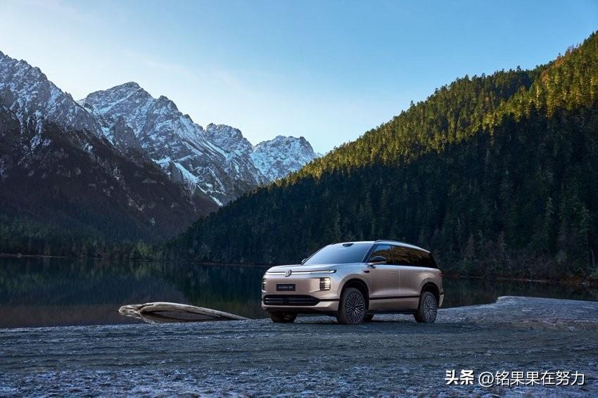 9X开启预售，32.98万起，我第一反应是：这不就是给多孩家庭量身定做的嘛，方方