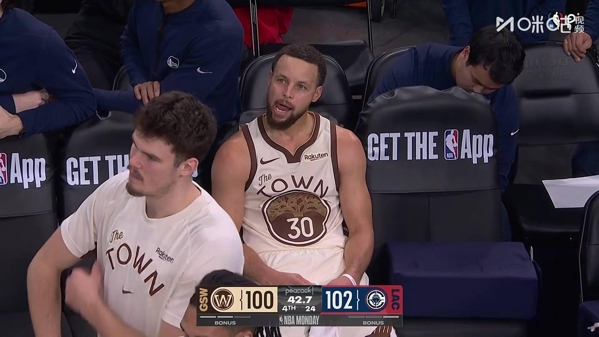 库里六犯下去了，这伸手后悔啊 