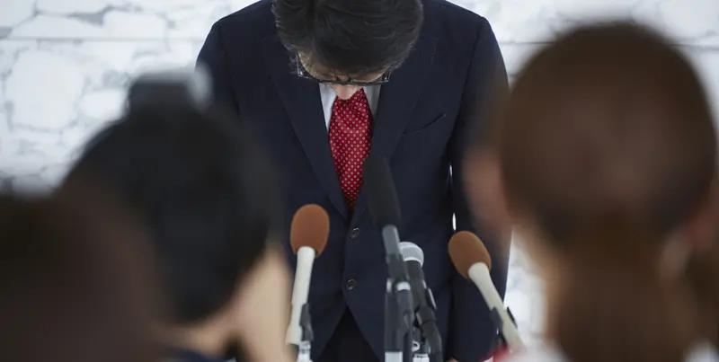 尽管日本国内仍有部分势力妄图歪曲、否认这段历史，但这些呼吁道歉的日本民众犹如黑暗