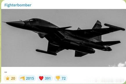 俄罗斯苏-34战机在乌克兰蛇岛上空飞行时被击落！ 