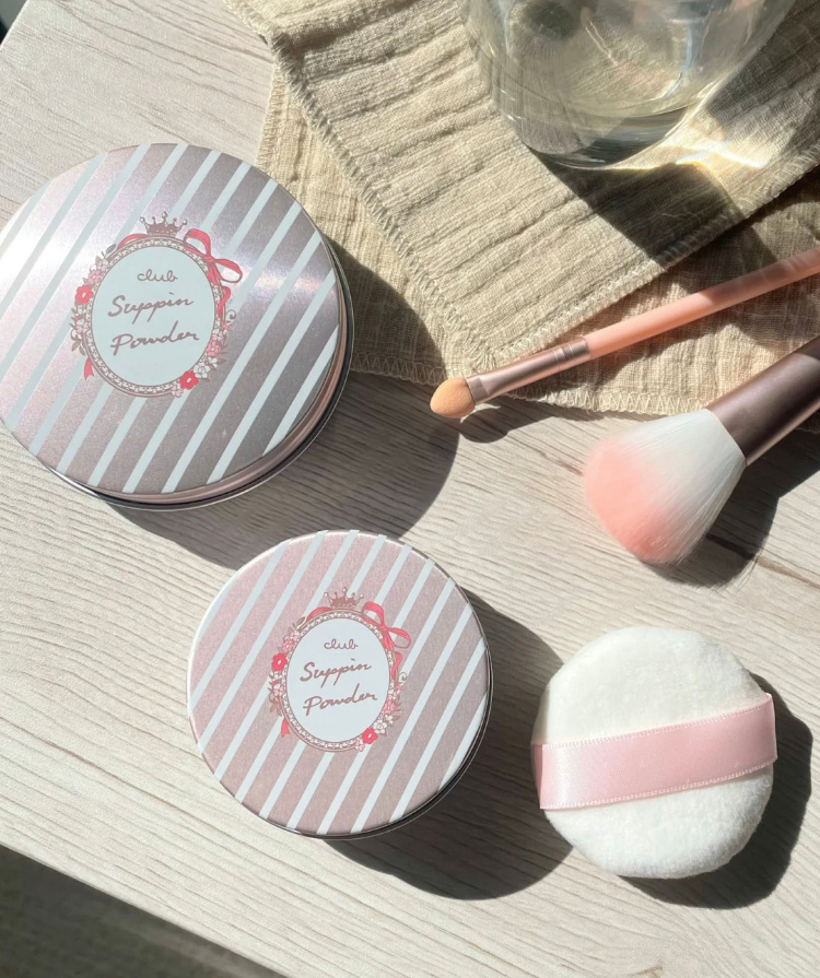 现在还有人在用这个club的晚安粉吗真的是青春的回忆了随便拍一下就很哑光提亮 适