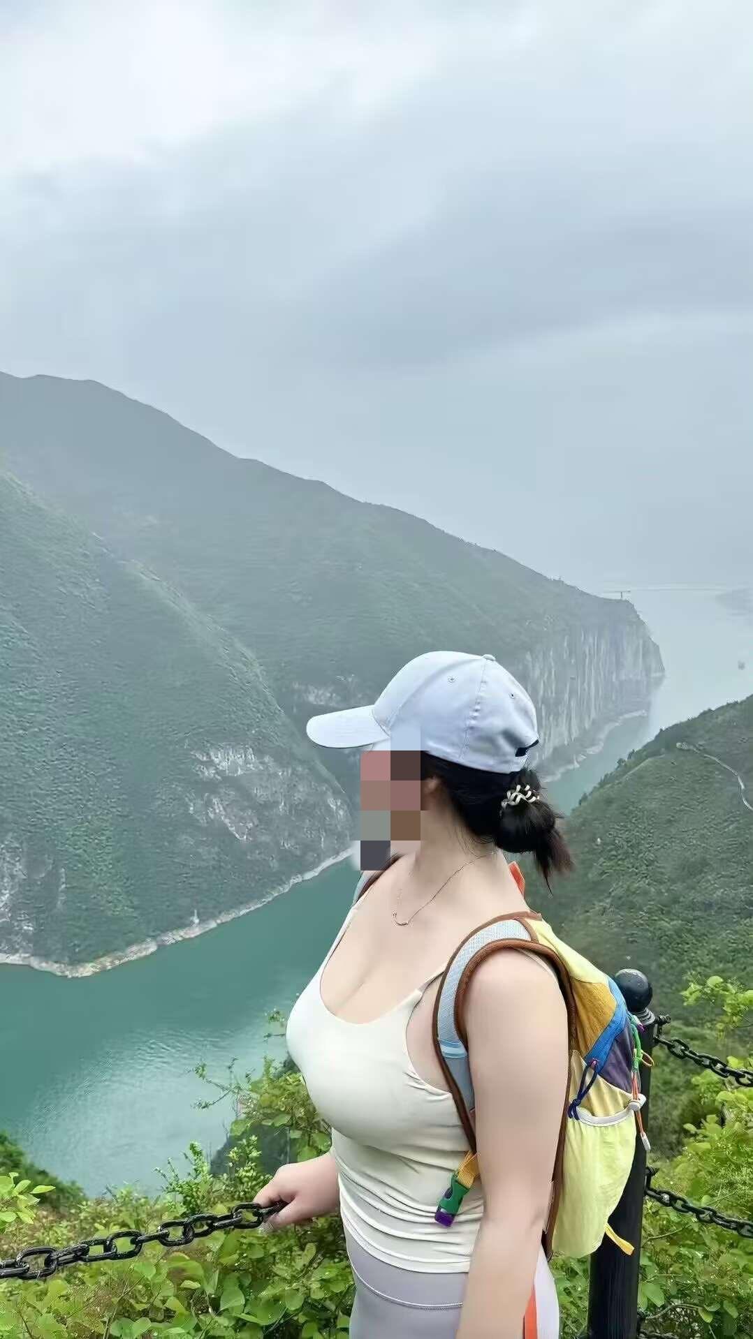 明明很白，为什么说是黄种人？
  曾经的人种划分依据是啥，朋友圈里美女多白，欧美