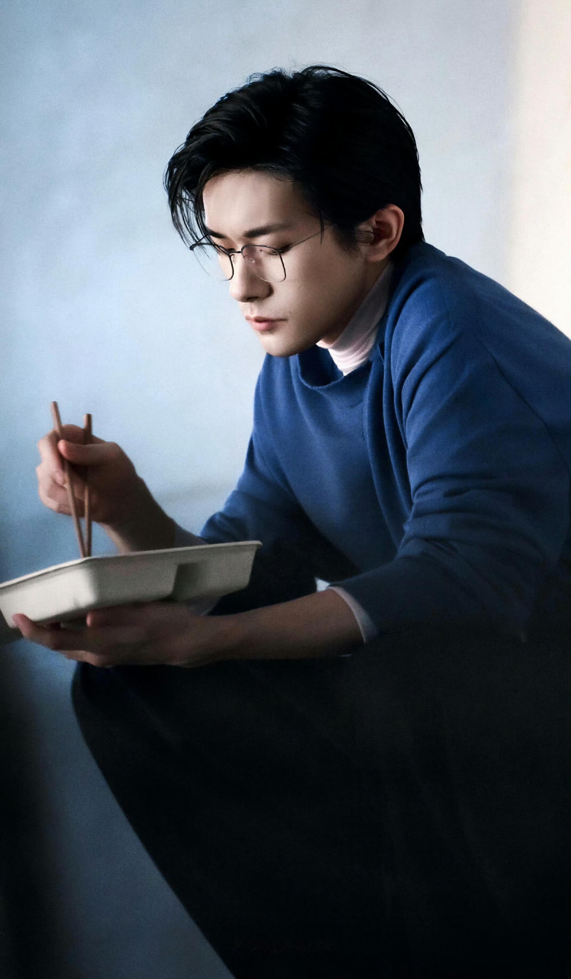 易烊千玺淘宝天猫全球代言人 守得住自己的方向，是一种本事。四字 易烊千玺 yyq