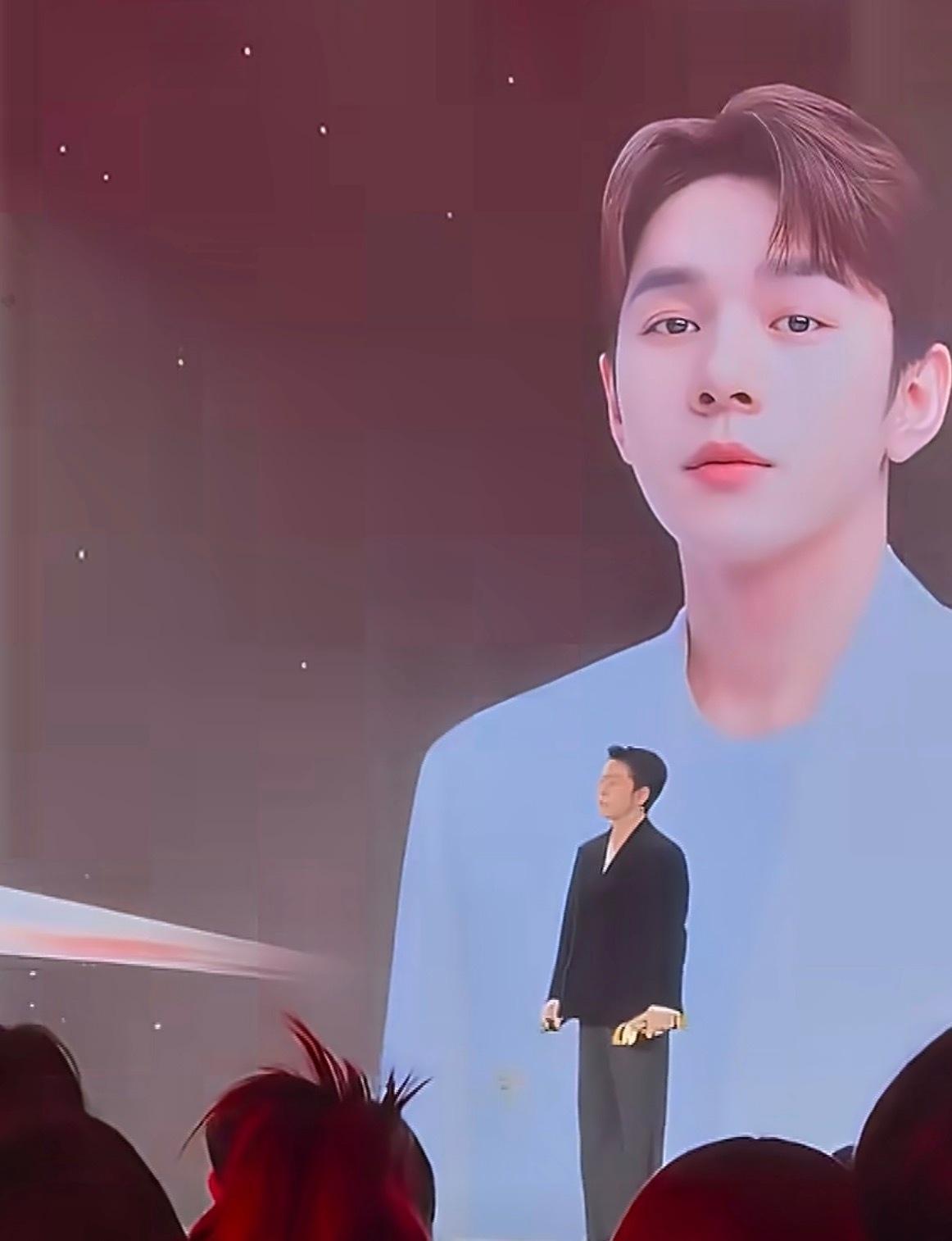 李佳琦说可能缺席两个季度直播李佳琦缺席两个季度的直播，再早之前，薇娅因税务问题转