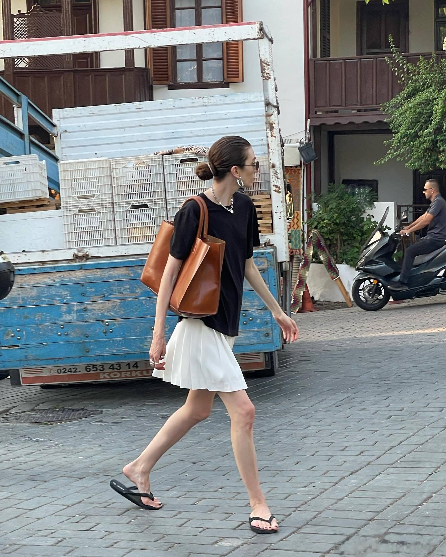 Lera 散发着轻松又自由的气场和魅力[爱你]#Ins# ​​​