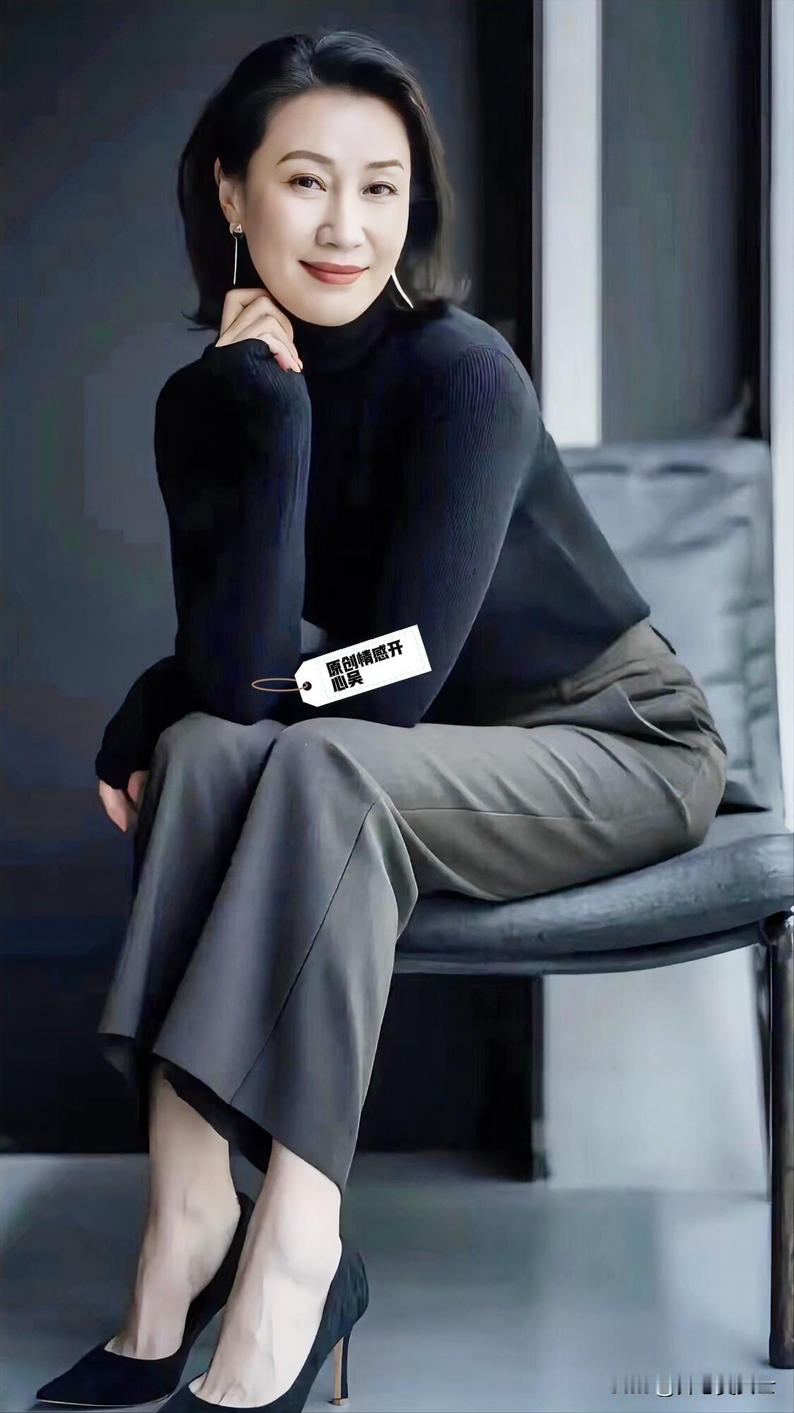 ［一枕诗书·鹧鸪天～词组］
文／开心吴


诗写相思一别魂，词填愁绪几秋间。半山