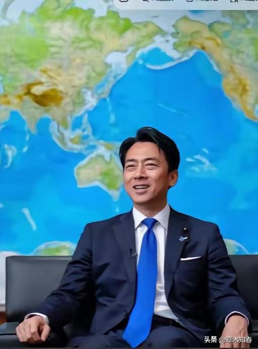 日本防长小泉进次郎这回，真是丢人丢到家门口了。
6月17号，G7峰会刚散场，人在