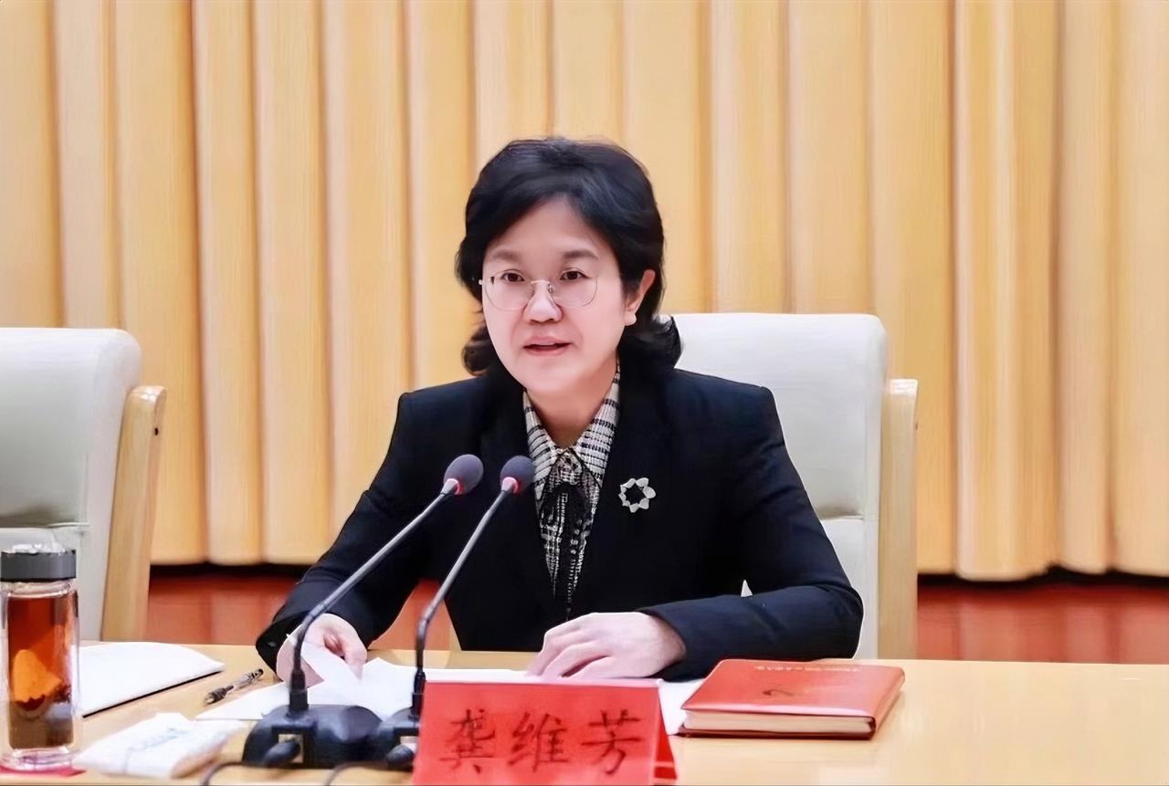 1月5日，铜山区区委经济工作会议举行。会议深入学习贯彻中央经济工作会议精神，全面