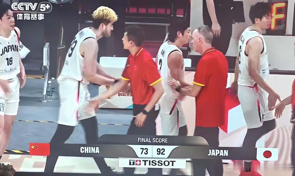 谁能想到中国73：92输日本后，中国队已是B组倒数第一名，骄兵必败，郭士强前面两