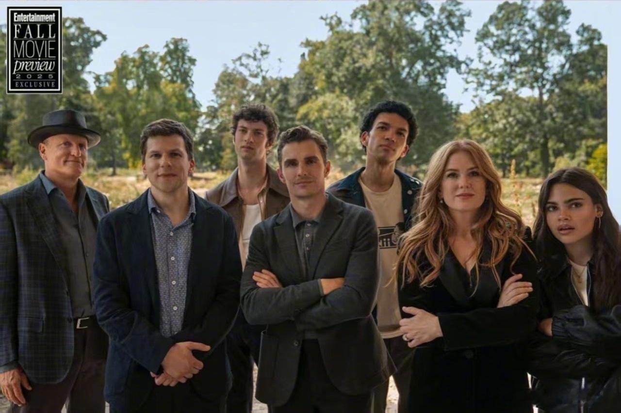 从学生时代追到成人社会，银幕里的魔术与默契从未褪色。全员集结圆了青春梦，迪伦的意