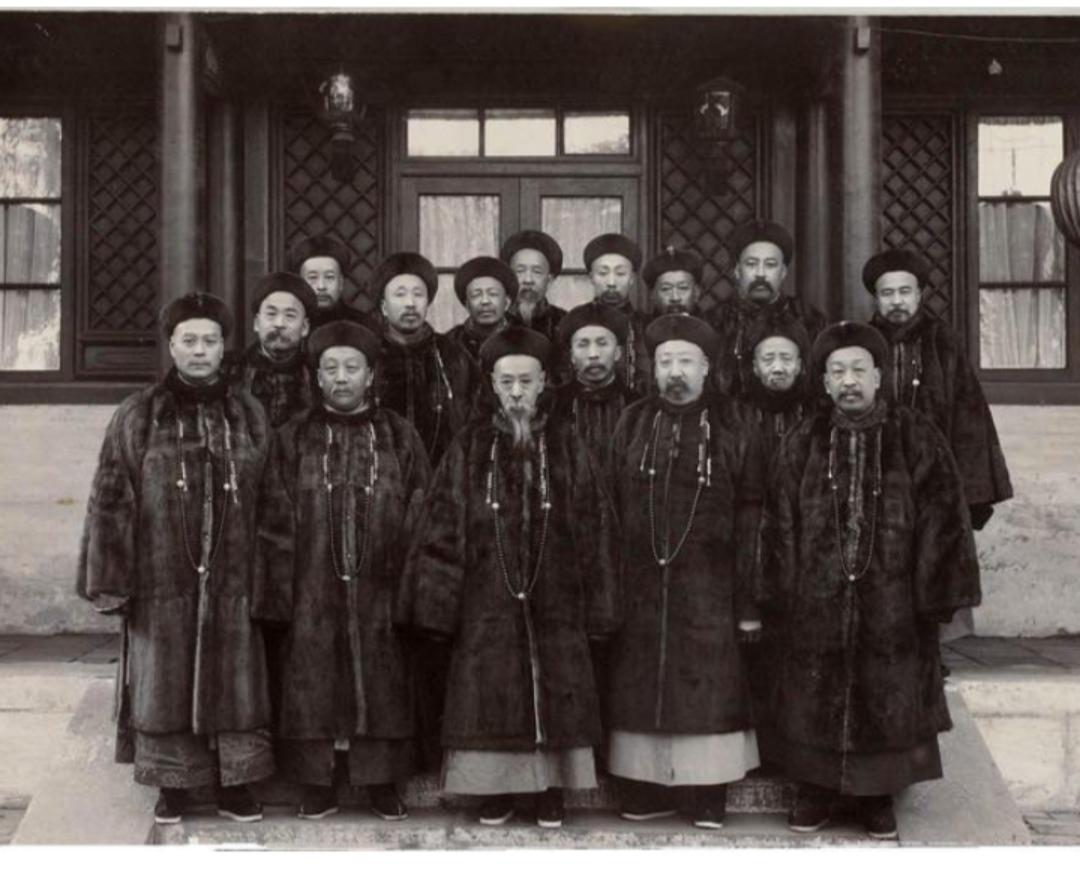 你敢信吗？1911年，大清国搞出的那届“责任内阁”，13个成员里有7个是爱新觉罗