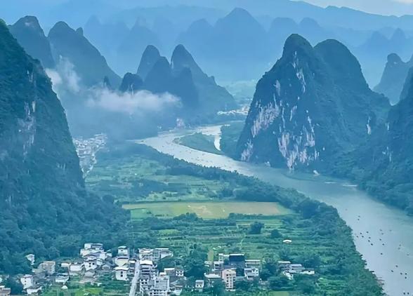 外国博主亲历桂林山水与文化盛宴，揭开中国旅游全新体验

桂林的山水总能让人停下脚