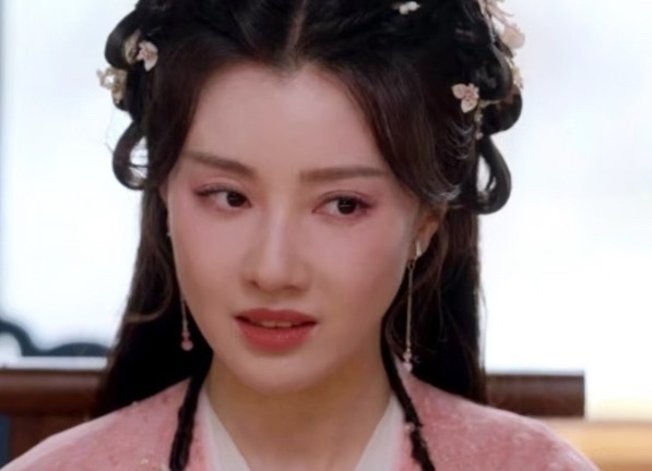 佳偶天成开播佳偶天成开播了，好像是任嘉伦离开欢瑞的最后一部剧吧，血扑开局，爱奇艺