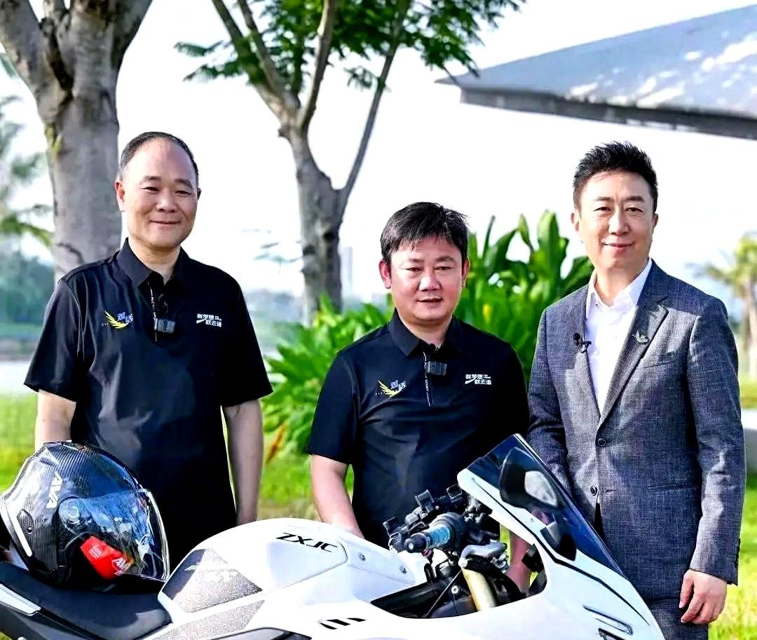 当拉维利亚公开说“张雪让入华进程加快”时，基本就坐实了方向。
毕竟，WSBK亚太