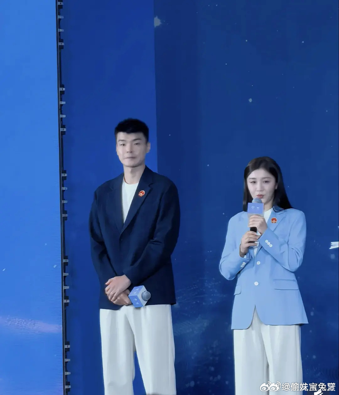 亚运会8月3日晚，中国体育代表团领奖装备发布仪式正式举行，李宁、许海峰、高敏、李