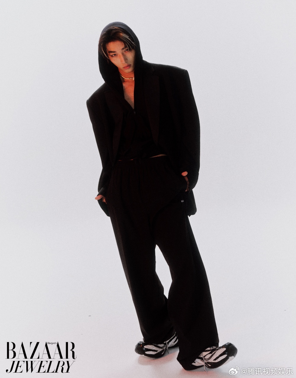 林秋楠Z世代锋刃少年 看完在时尚芭莎珠宝11月刊内页大片，展现出的Z世代鲜活与锋