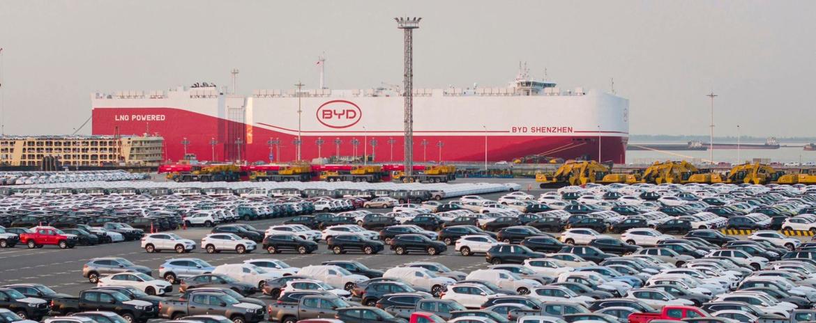 又一个新纪录。
中国汽车6月出口首次突破100万辆，达到103.7万辆，同比增长
