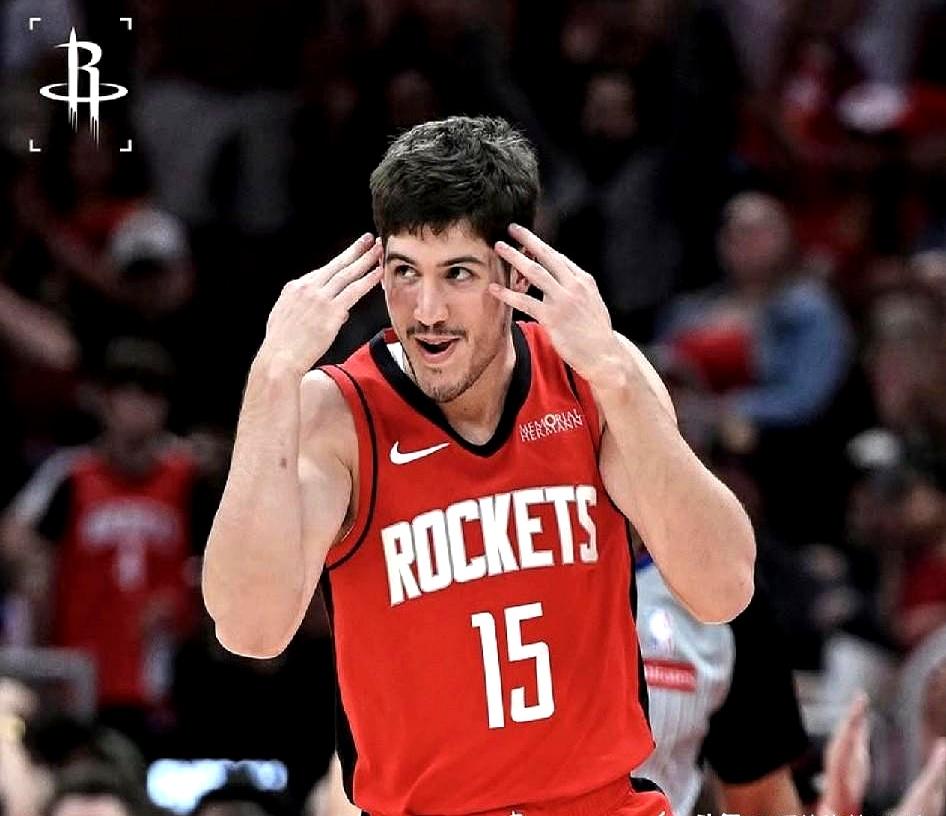 火箭季后赛要谢泼德首发？这火箭队要玩真的了！
 

二年级后卫谢泼德，常规赛后期