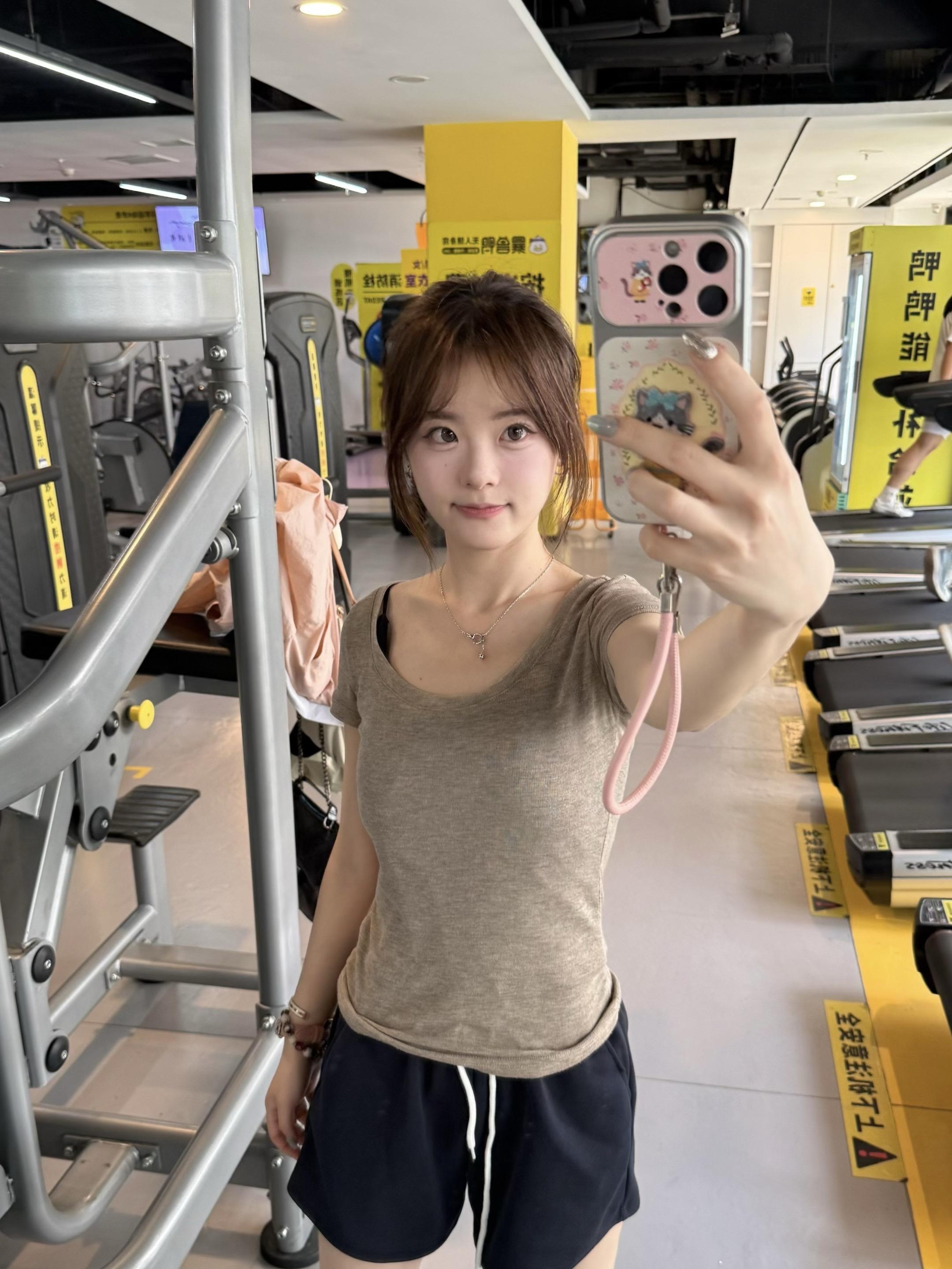 一边流泪一边搞定所有事情的可爱女人