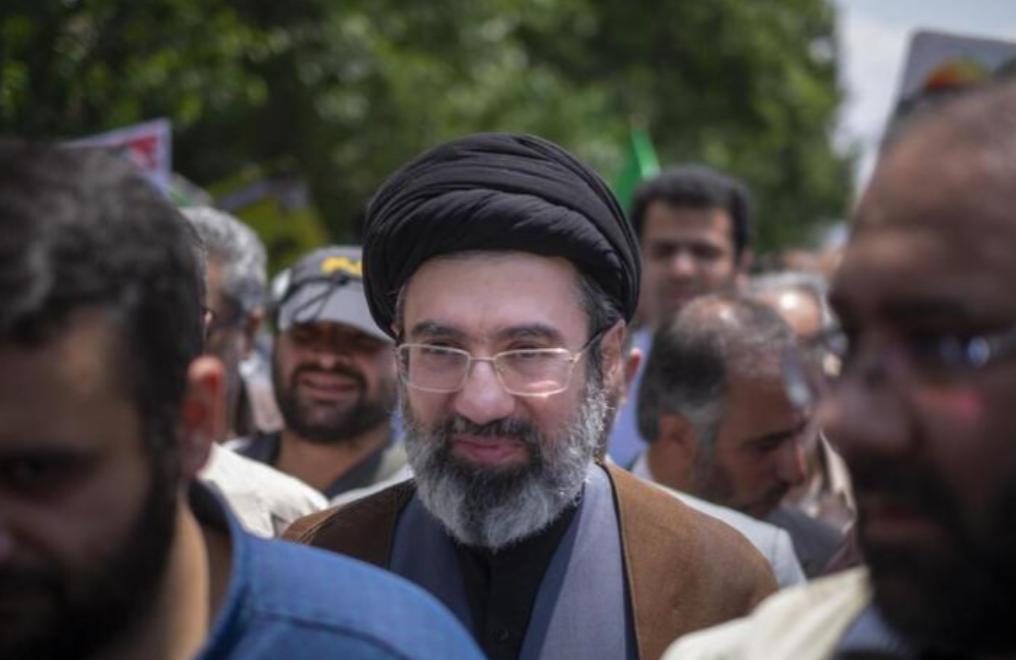 在美以的狂轰滥炸下，伊朗局势正在出现微妙变化
 
3月3日，有三名伊朗官员发出爆