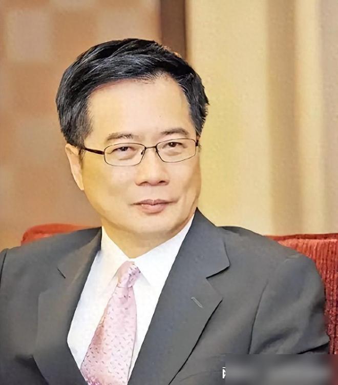 这反转惊掉下巴！

蔡正元博士这腰杆子算是彻底挺直了，反倒是那个当初要把他往死里