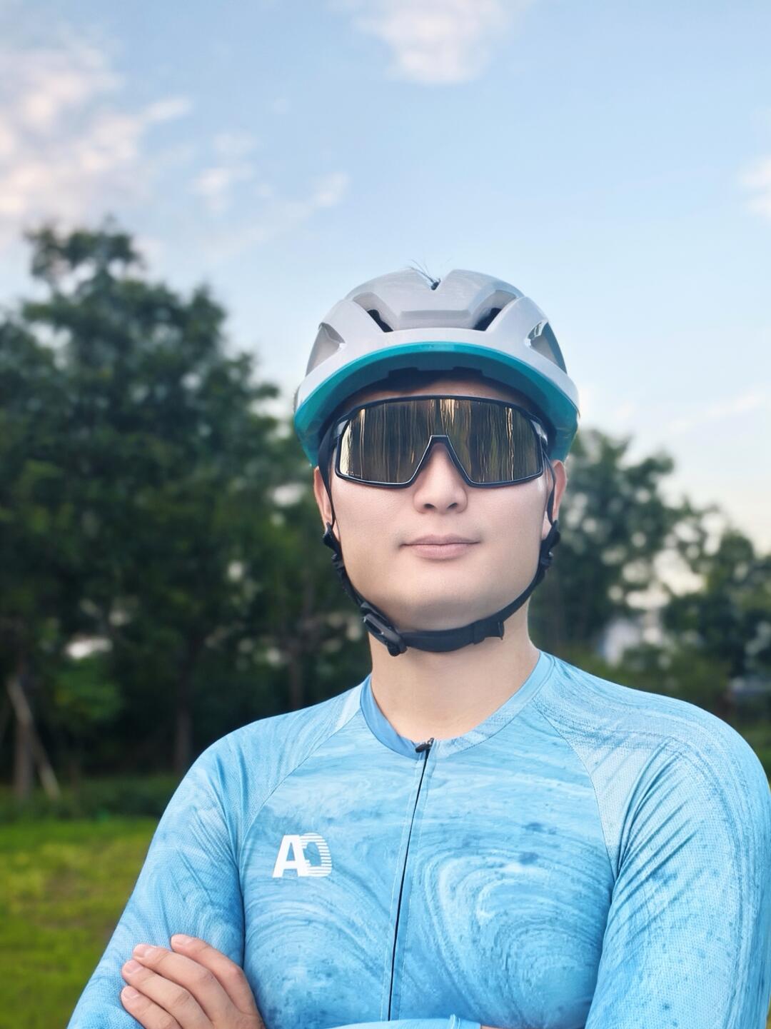 CA家的这款晕染蓝骑行服美到我心坎里了！