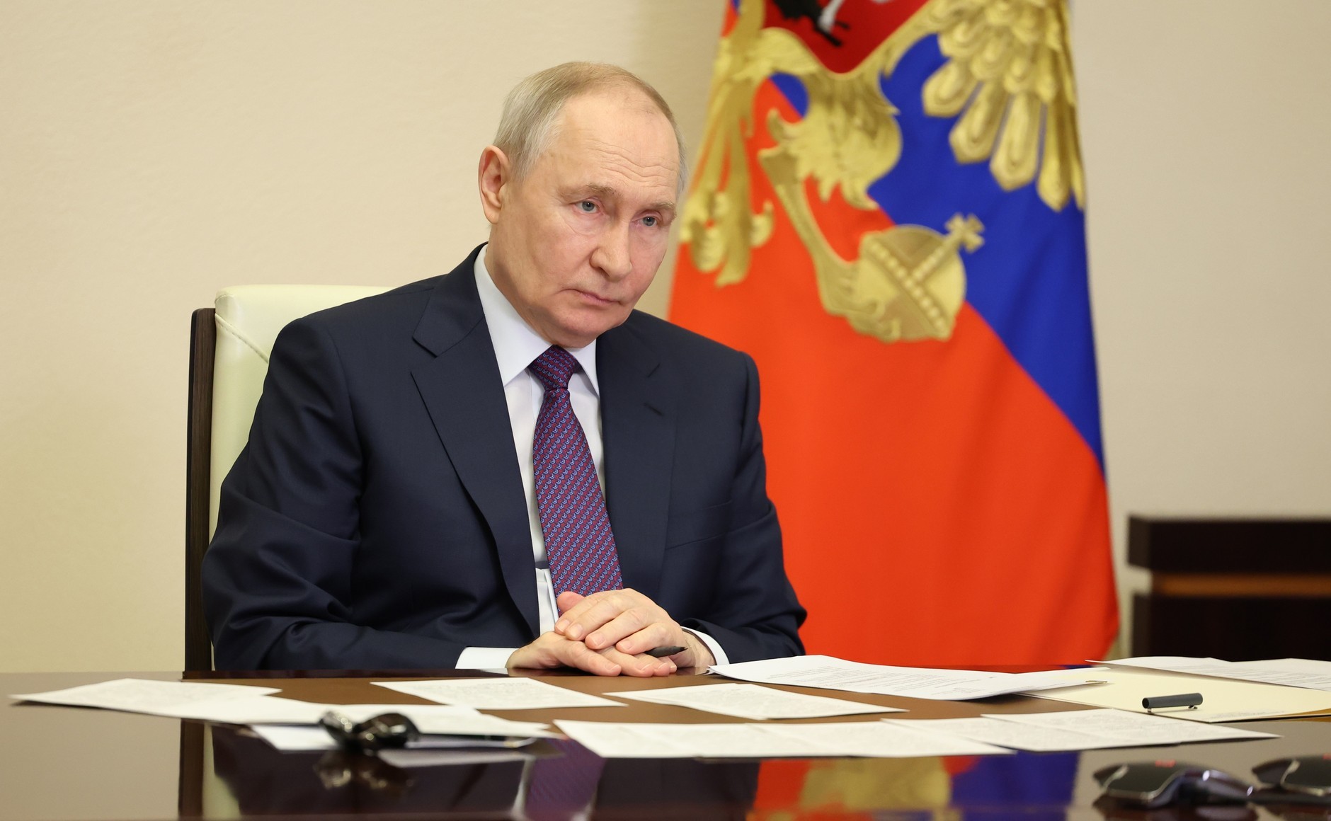 瓦洛佳小朋友  交通基础设施项目开通仪式弗拉基米尔·普京通过视频连线出席了交通基