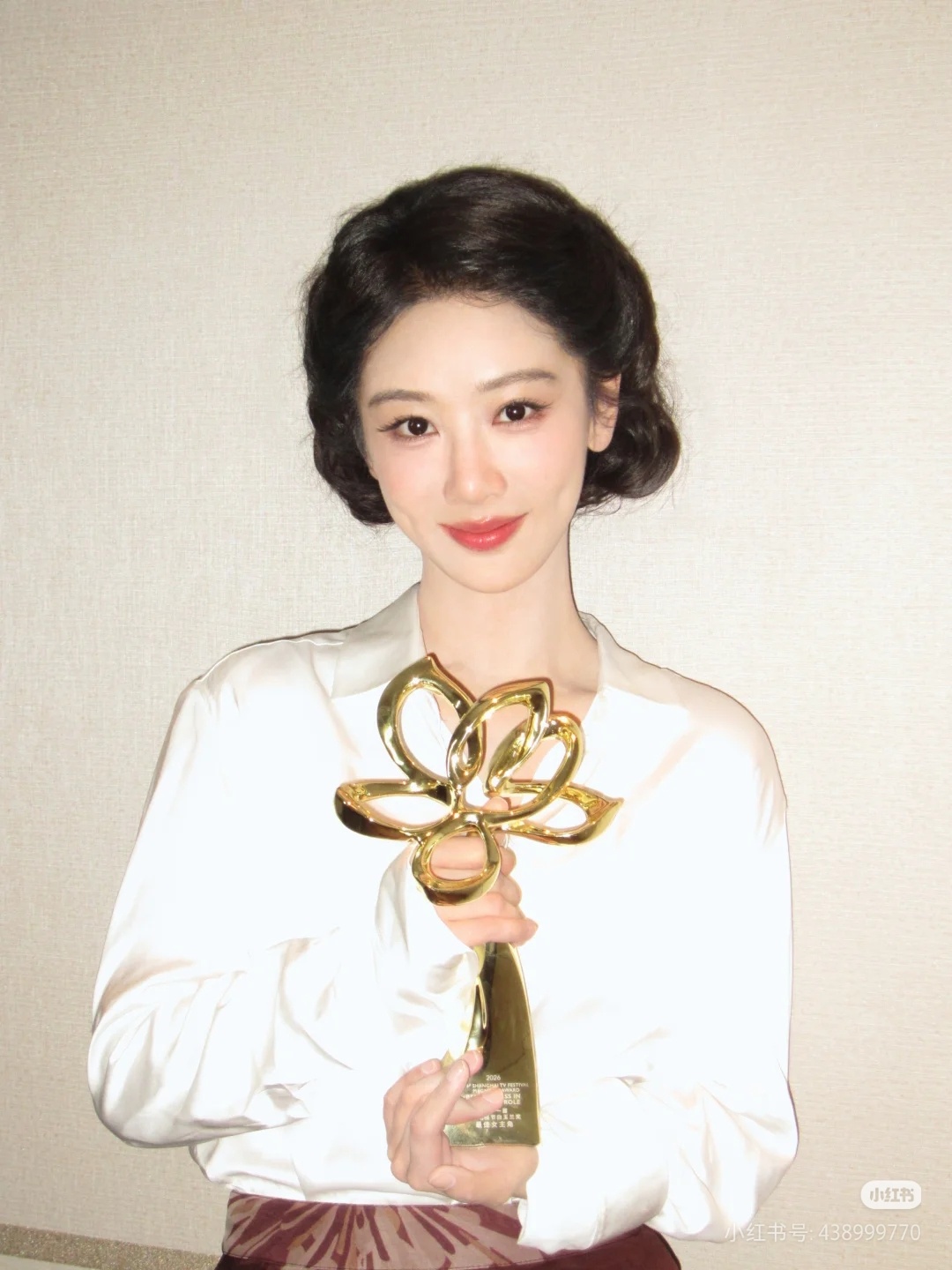 杨紫生命树导演点赞杨紫 生命树dy话题99亿啦，短短两天涨了两亿，就是这么厉害！