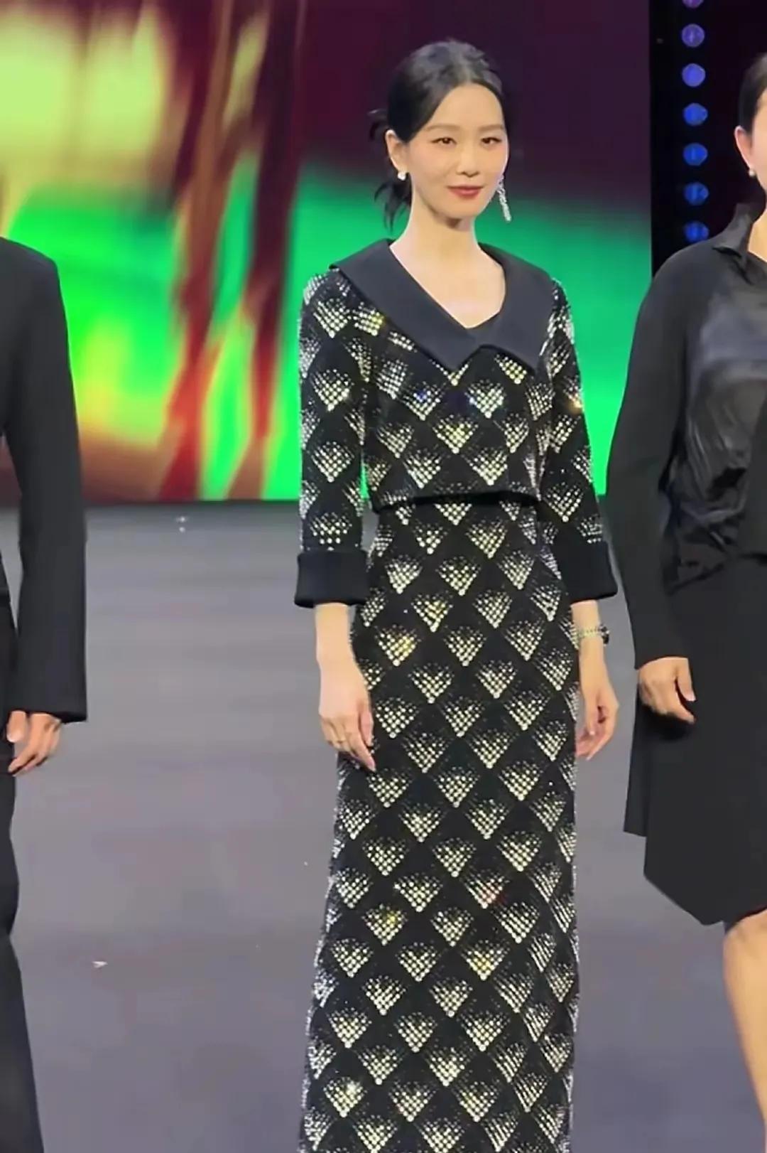 宝子们，刘诗诗的妆容造型从来没让人失望过呀！每次亮相，她都宛如从画中走出的大家闺