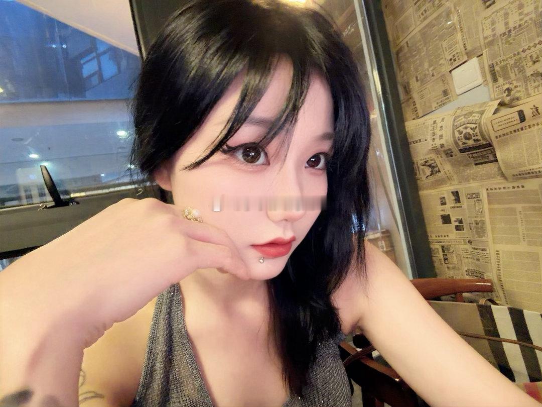 我就认为我跟照片一样好看比照片还好看✌️ 