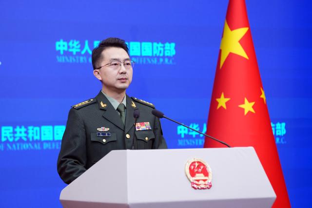 直接摊牌！国防部没有留下任何余地，曾直接把话说透了：谁敢把海马斯火箭炮搬上彭湖和