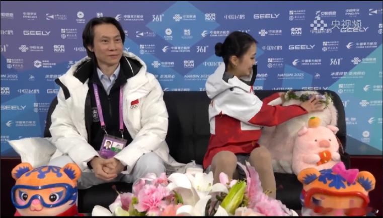 朱易花环好美  美得有点不像话了梦回小时候朱易亚冬会首秀