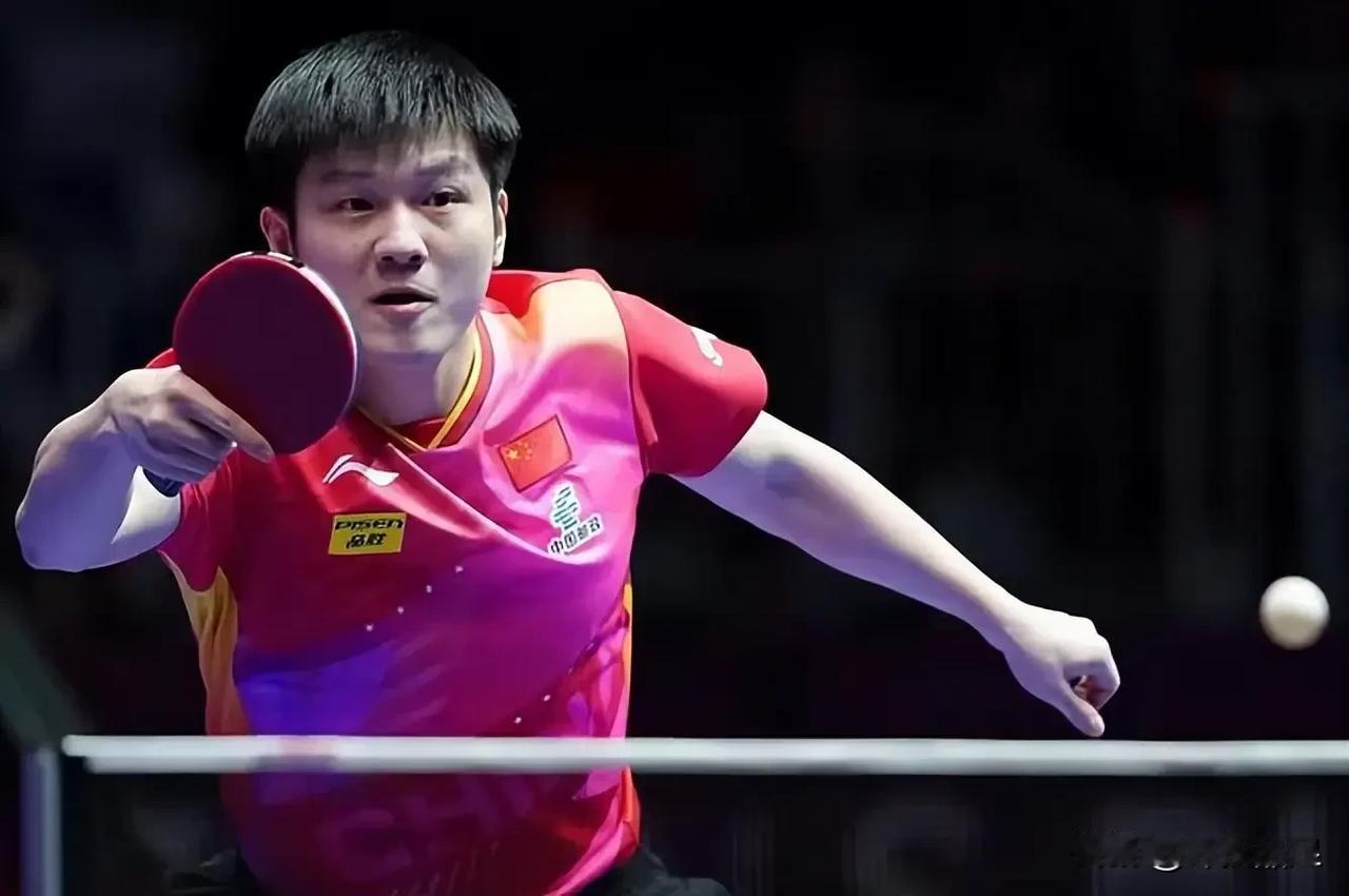 中国男乒今天上午以3-0战胜匈牙利，取得釜山世锦赛三连胜，提前两轮小组出线！三个