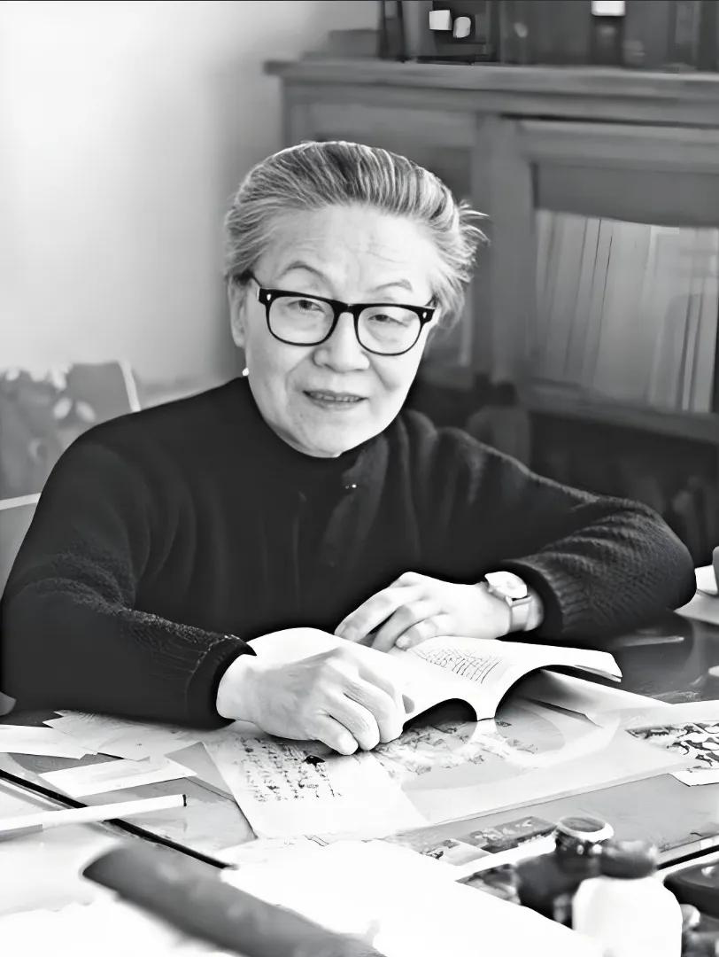 一位人际关系学者说：“少和别人吃饭，少和别人说话，没事少交朋友，尽可能自己独处。