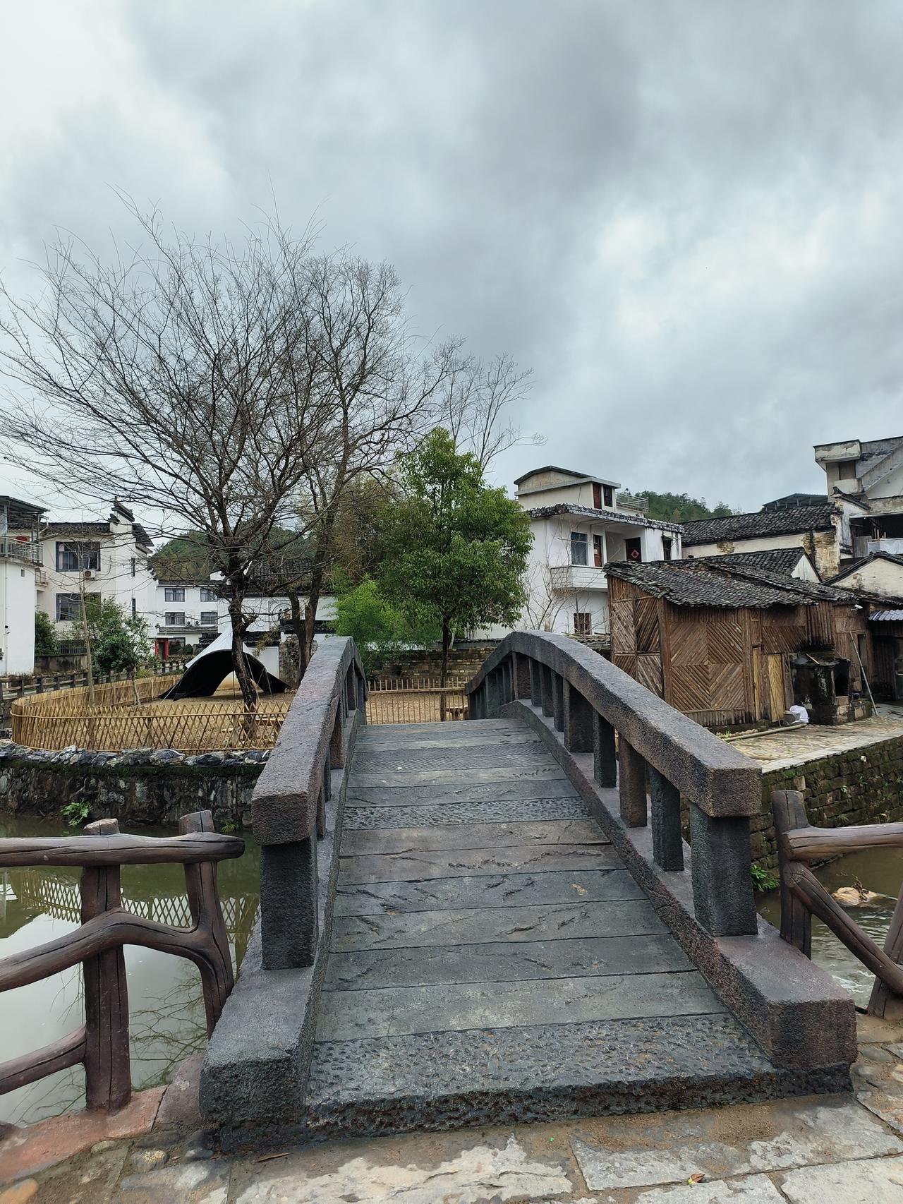 等我有空详细总结一下

今天赚了多少钱？

又花出去多少钱？

是不是一样的还是