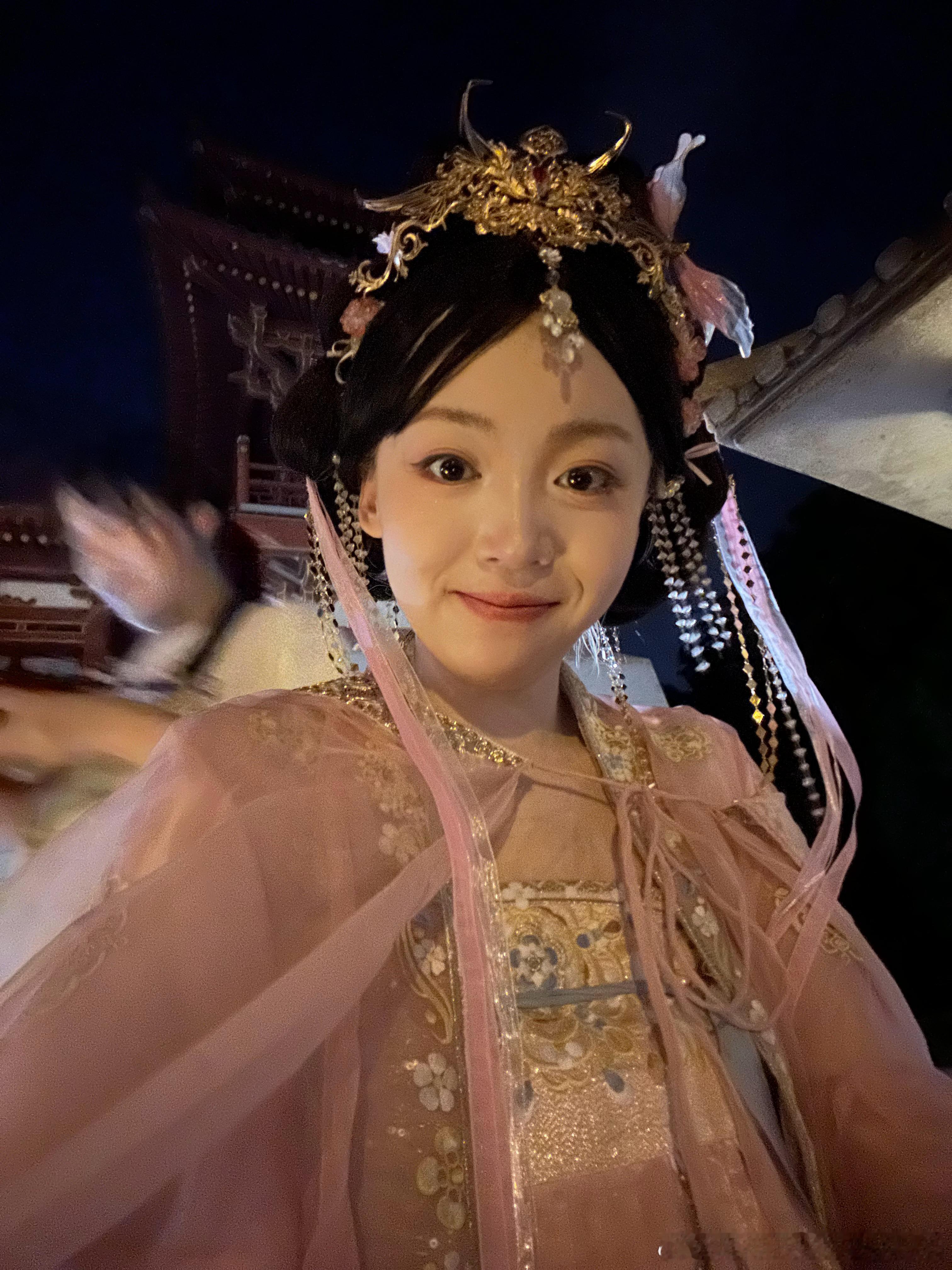 好了，猜吧！！！（猜我为何这么美，猜我在干嘛，猜什么都行）wcl的美丽照片