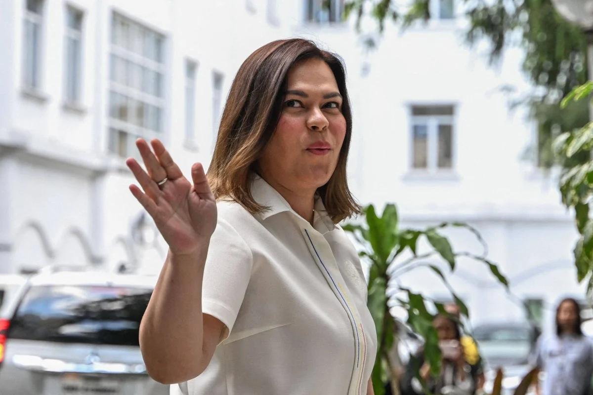 莎拉·杜特尔特警告
马科斯亲美政策
是依赖外国势力

菲律宾副总统莎拉·杜特尔特