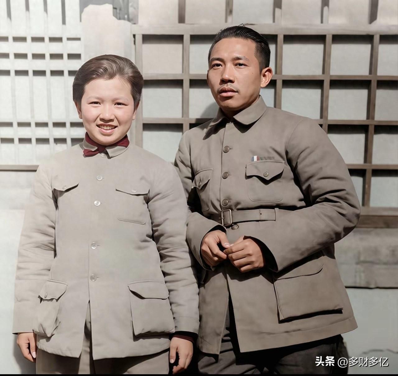 北大才女弃笔从戎！25岁被贺龙牵线，嫁出一位开国上将
 
她是辽宁沈阳人，北京大