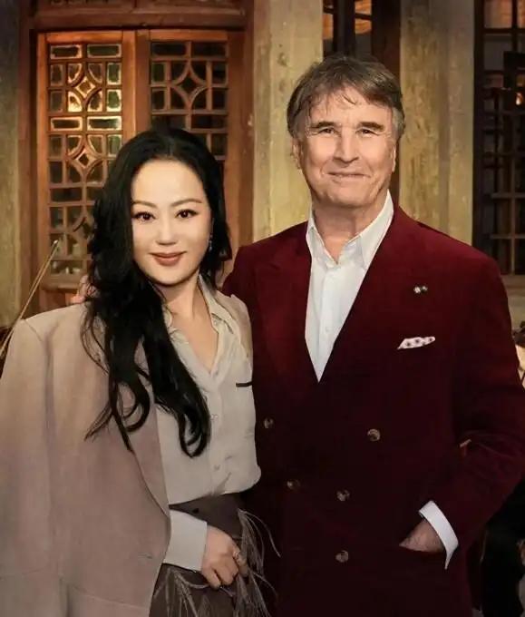 章小蕙有着极为精彩的人生，她身为演员，同时也是出色的商人，如今转型成时尚博主，常