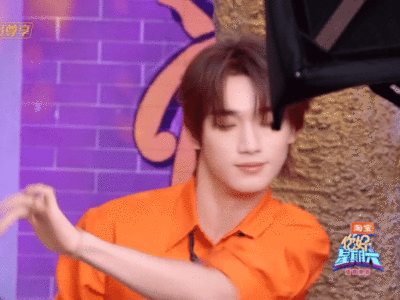 丁程鑫倪鼠摇太带派了丁程鑫这个倪鼠摇我真的爱了！冷脸萌拽切换自如，卡点舒适到极致