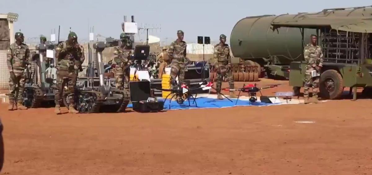 防长遇刺、叛军兵分四路杀来，马里“中械师”用2天稳住局面

就在世界注意力都在中