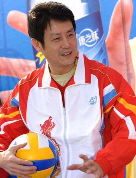 1992年，陈忠和的妻子王莉莉去厦门出差，下火车时，背包带被勾住火车，不幸被卷入