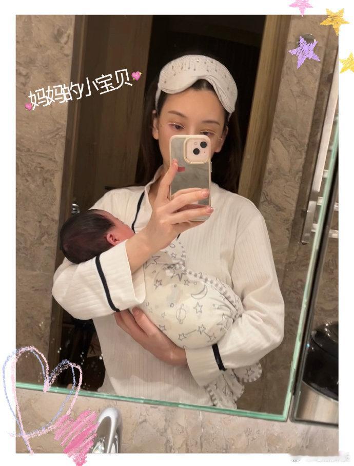 方媛生完三胎一个月就这么辣了！穿个亮黄色短款上衣配leggings，腰细腿直，抱