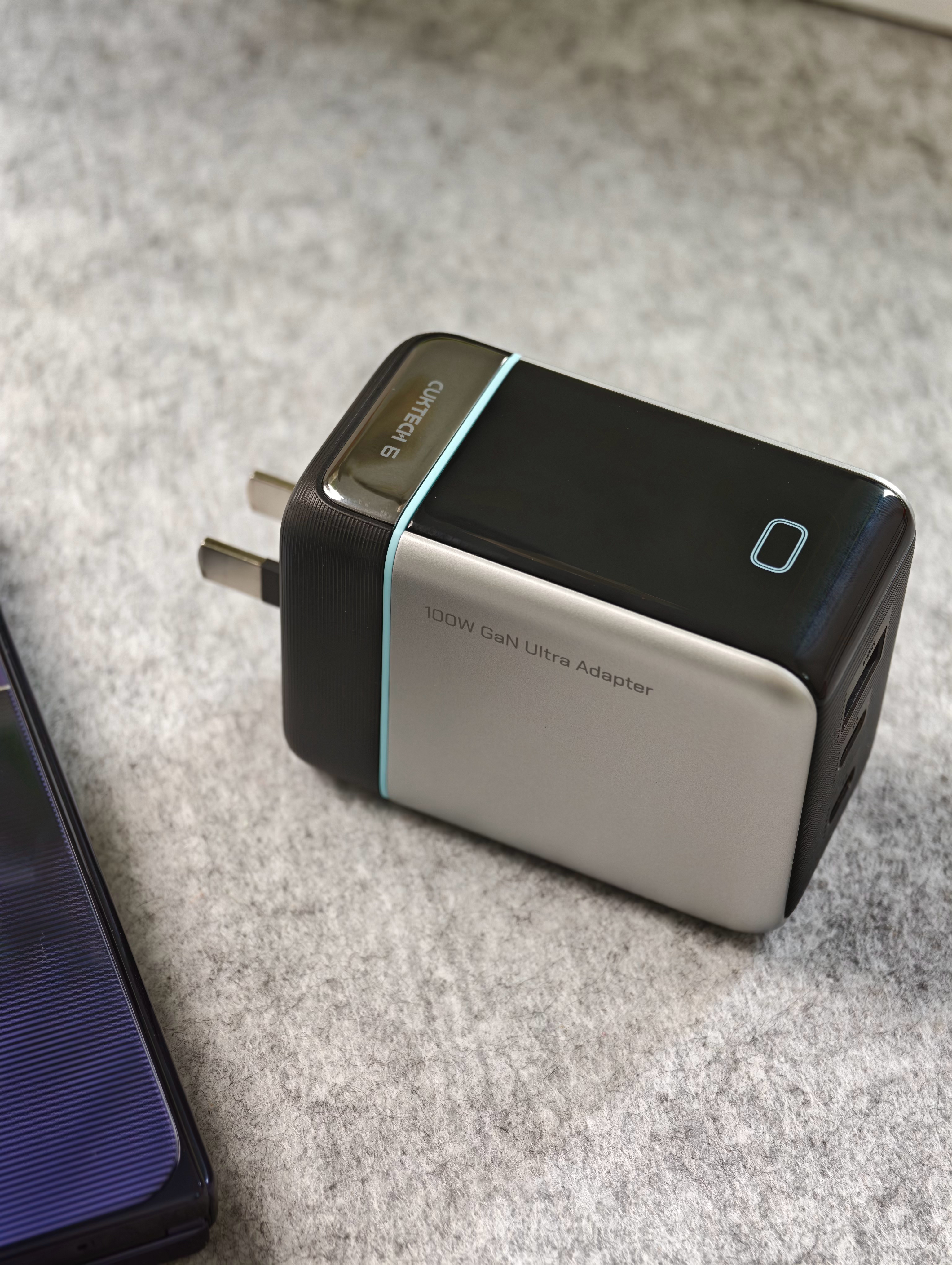 酷态科6号氮化镓屏显充Ultra充电器开箱上手【AI视窗】除曾经常规显示多口输入