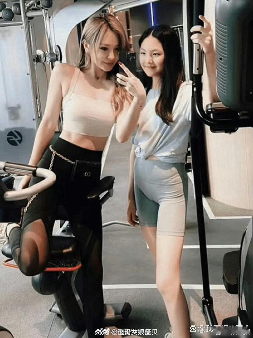 王诗龄这是瘦了好多啊，变化也太明显了，整个人都轻盈精致了不少！ 