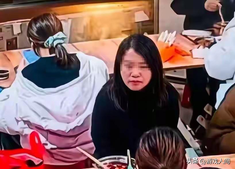 保定泼汤女结局来了
根本跑不掉，接到帽子叔叔的传唤，赔偿2000元，当面道歉。但