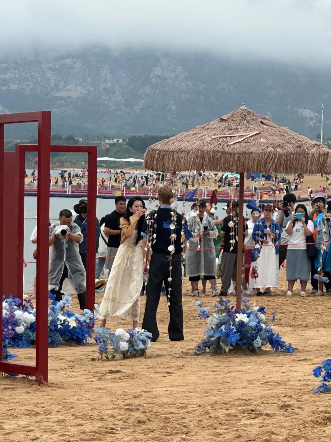 关晓彤李昀锐他拍的关晓彤李昀锐互相给对方拍照 他拍系列又出神图了！关晓彤李昀锐这
