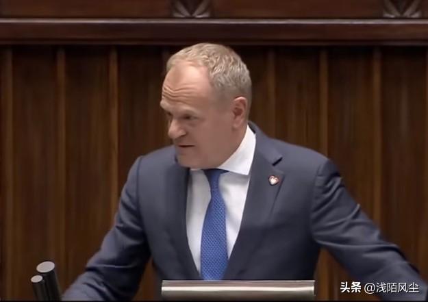 波兰总理图斯克承认波兰燃油价格虽为欧盟最低之一，但对民众而言仍“贵得要命”。他直