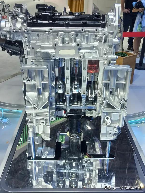 比亚迪的超级混动技术如何工作? 比亚迪超级混动DM - i技术老厉害了！它主要靠