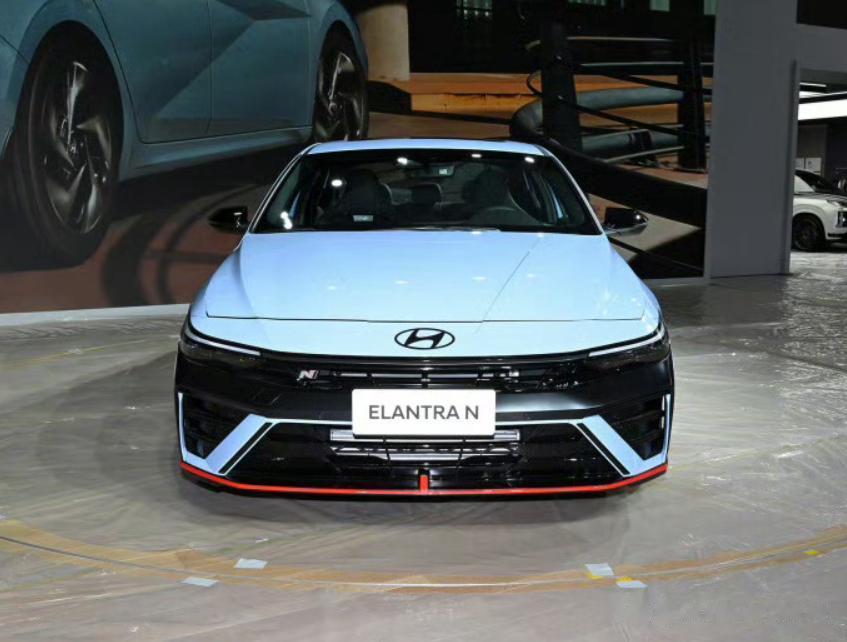 新款现代伊兰特N售价公布，真“杀疯”了！就在前几天的成都车展中，现代正式公布了旗